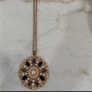 Gold Pendant Necklace